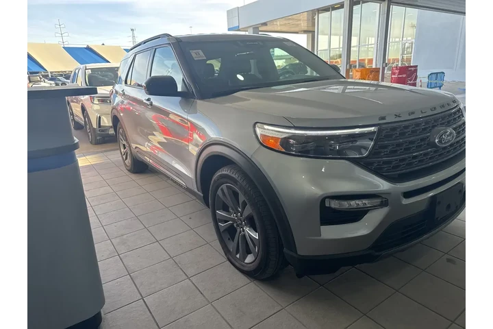$30882 : Ford Explorer 2024 XLT 4dr S image 3