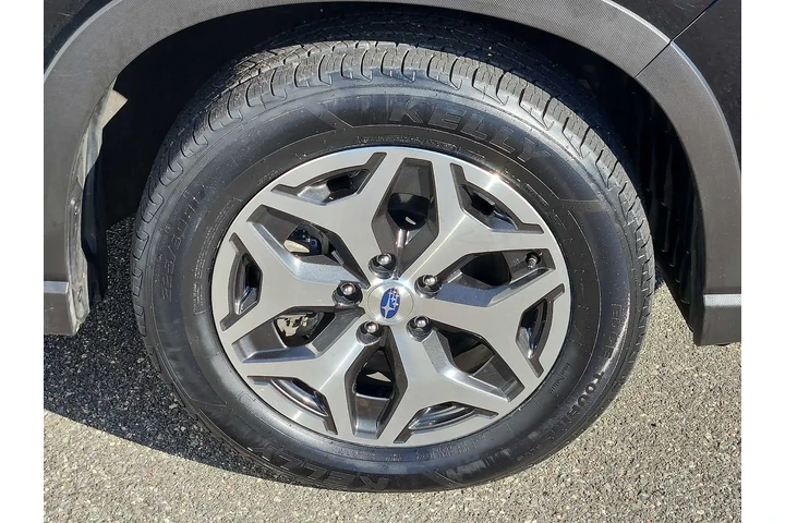 $26799 : Subaru Forester 2023 AWD Pre image 8