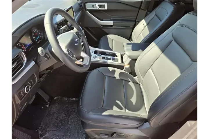 $30936 : Ford Explorer 2024 XLT 4dr S image 7