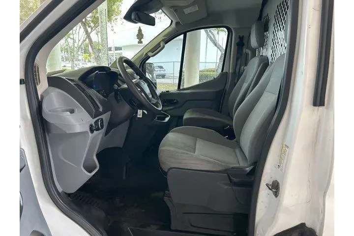 $11952 : Ford Transit 2016 250 3dr SW image 5