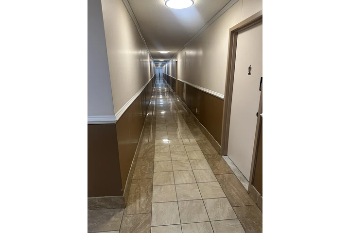 $1700 : Condominium image 8