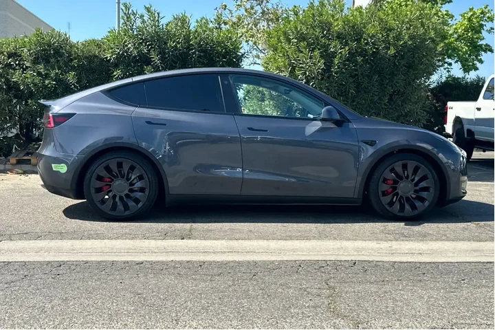$31000 : Tesla Model Y 2022 AWD Perfo image 8