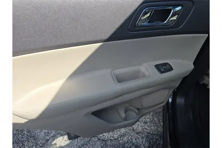 $7590 : Ford Explorer 2015 Base 4dr image 10