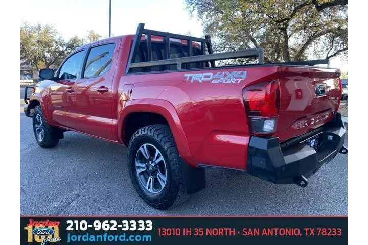 $35677 : Toyota Tacoma 2019 4x4 TRD S image 4