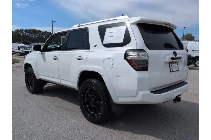 $28522 : Toyota 4Runner 2017 4x4 SR5 image 6