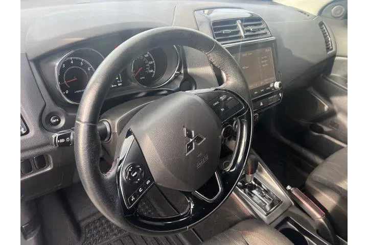 $13999 : Mitsubishi Outlander Sport 2 image 9