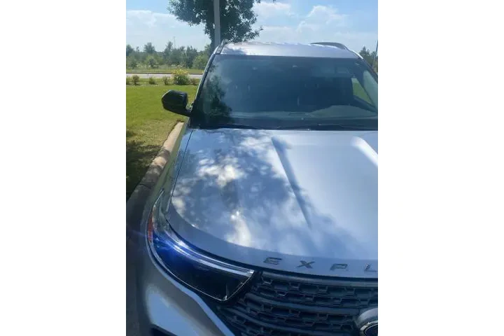 $29372 : Ford Explorer 2022 AWD XLT 4 image 4