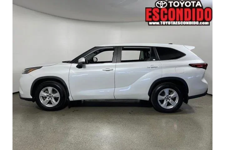 $31998 : Toyota Highlander 2023 AWD L image 6