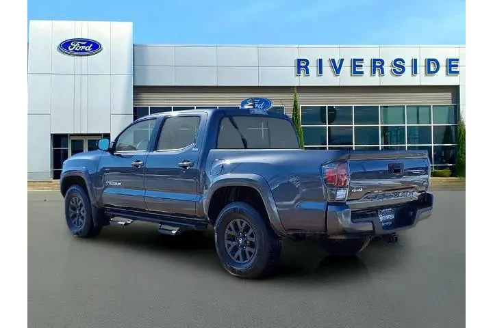$35380 : Toyota Tacoma 2023 4x4 SR5 V image 4