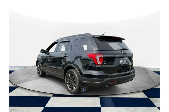 $17986 : Ford Explorer 2018 AWD XLT 4 image 5
