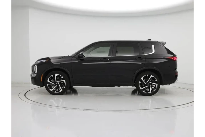 $25998 : Mitsubishi Outlander 2024 SE image 3