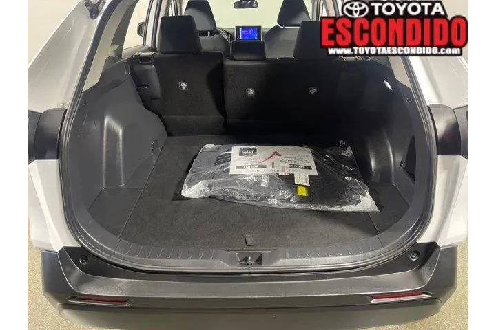 $31487 : Toyota RAV4 2024 AWD LE 4dr image 10