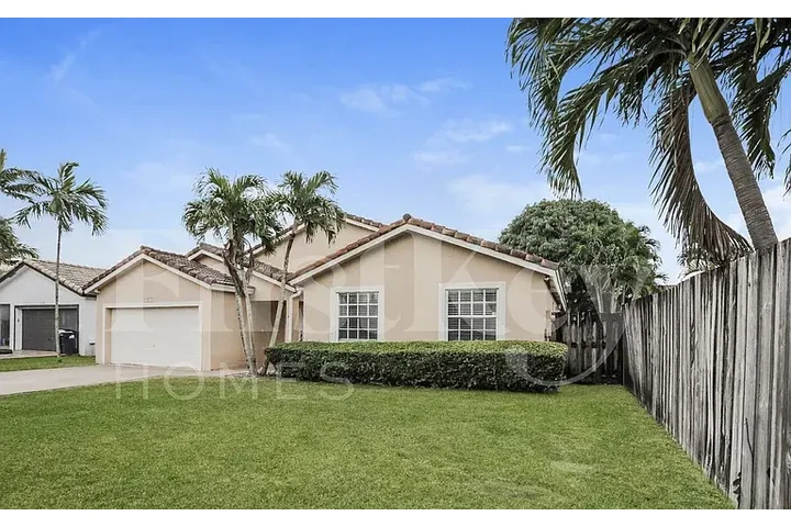 $2000 : HOUSE AVAILABLE NOW IN MIAMI image 8