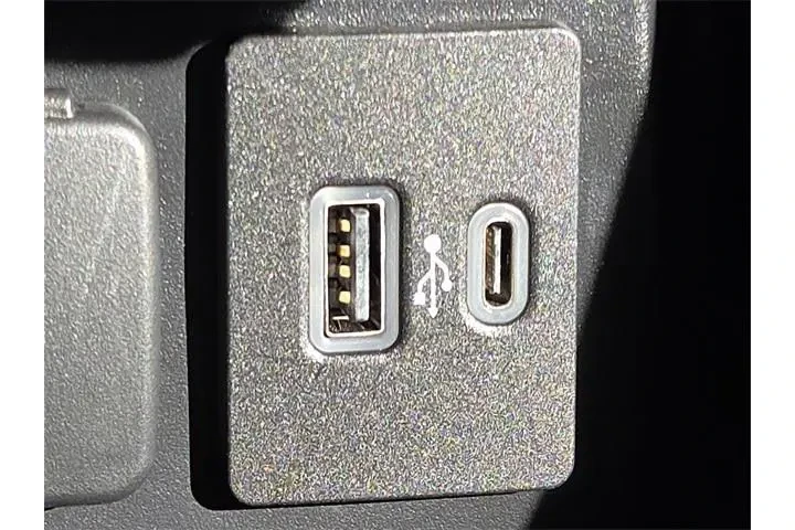 $23006 : Ford Explorer 2021 AWD XLT 4 image 10