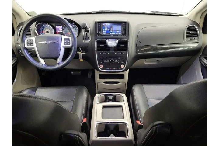 $18998 : Chrysler Town and Country 20 image 9