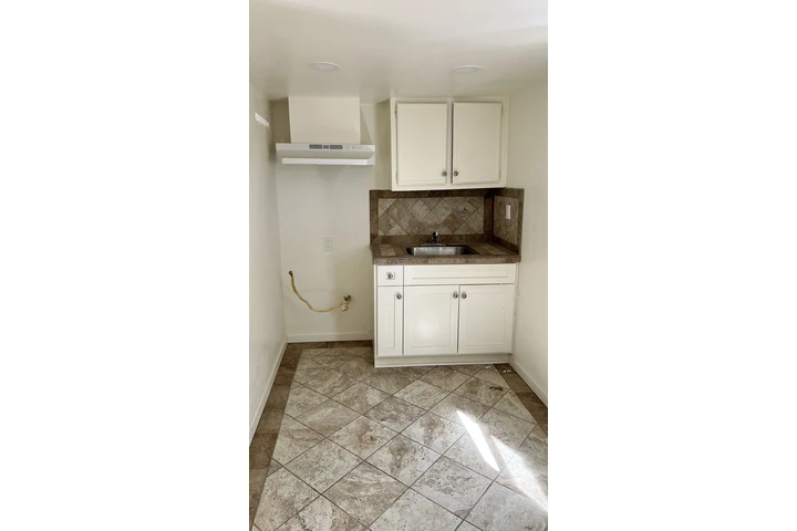 $875 : Apartamento bello image 9