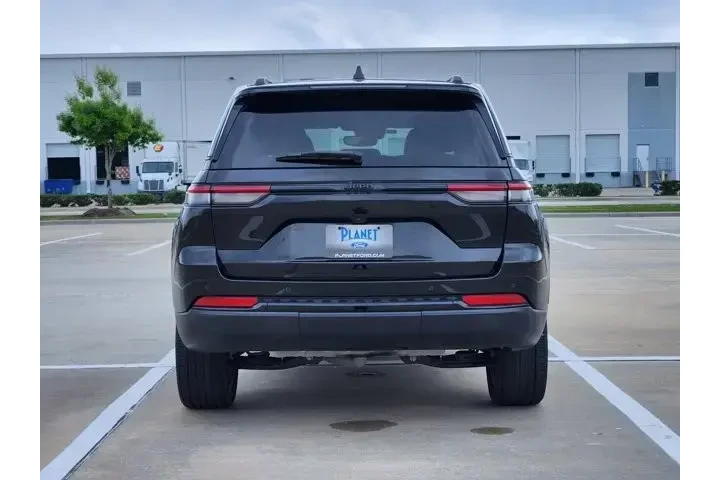 $30591 : Jeep Grand Cherokee 2023 4x2 image 6