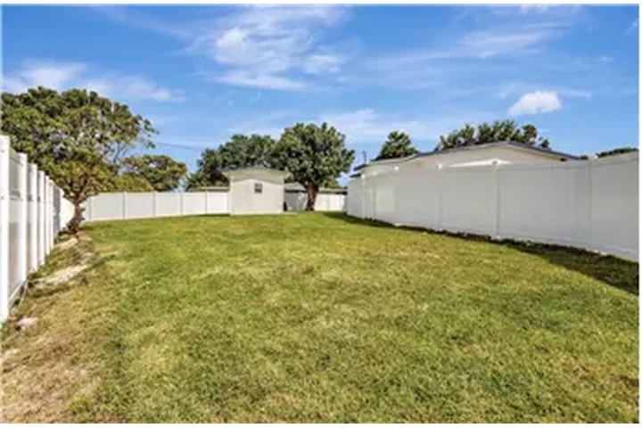 $3200 : Rental property with 3 bedro image 5