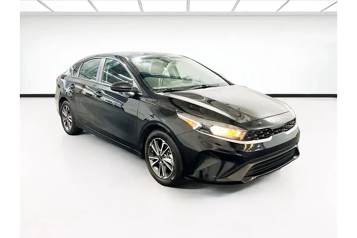 $13500 : Kia Forte 2022 LXS 4dr Sedan image 2