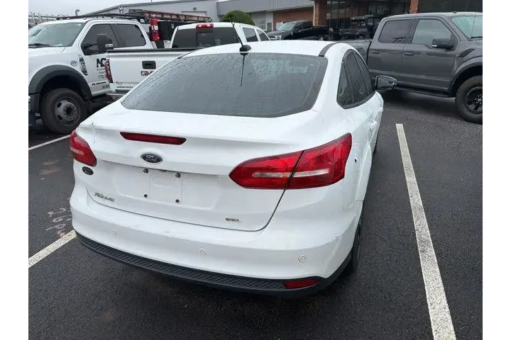 $10992 : Ford Focus 2018 SEL 4dr Seda image 3