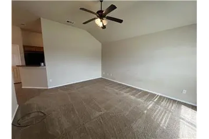 $1295 : Rental property with 3 bedro image 2