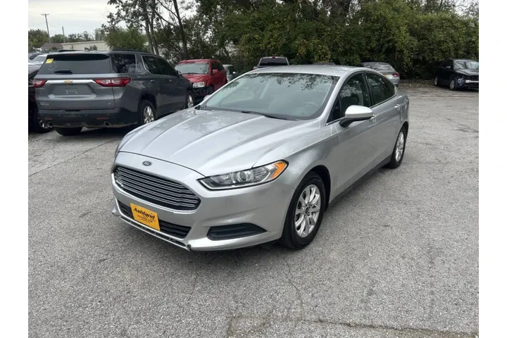 $9900 : 2016 Fusion S image 5
