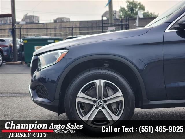 Used 2019 GLC GLC 300 4MATIC image 5