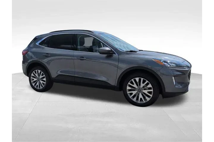 $23820 : Ford Escape 2022 AWD Titaniu image 1