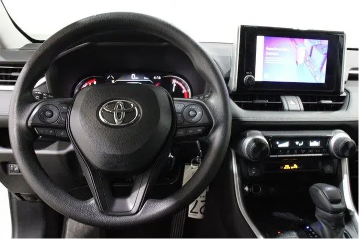 $31998 : Toyota RAV4 2024 AWD LE 4dr image 8