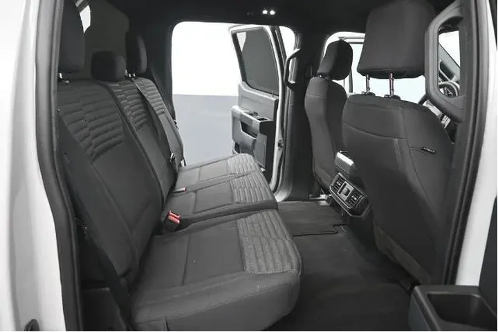 $33984 : Ford F-150 2023 4x2 XL 4dr S image 5