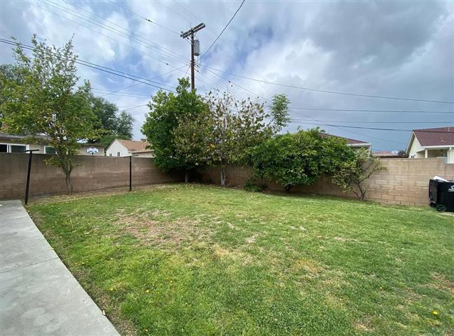 $2500 : Cozy Single-Family House image 7