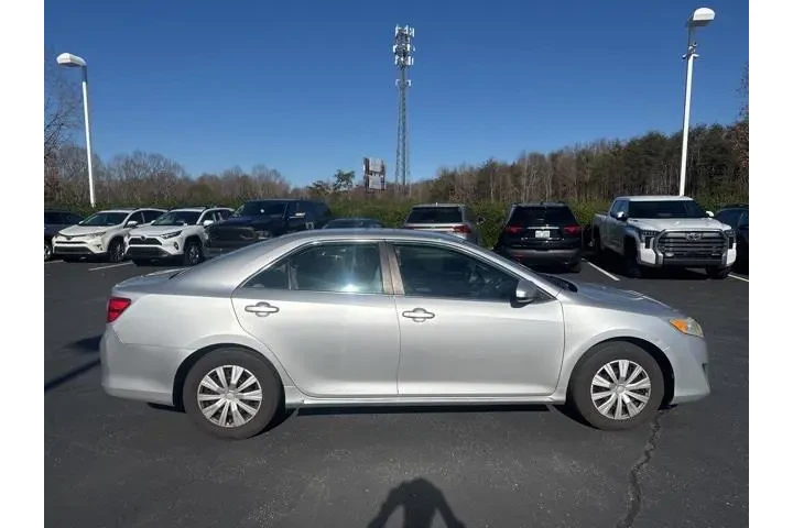 $8195 : Toyota Camry 2014 LE 4dr Sed image 3