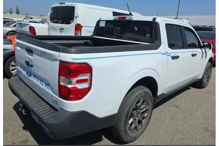 $26400 : Ford Maverick 2022 AWD XL 4d image 2