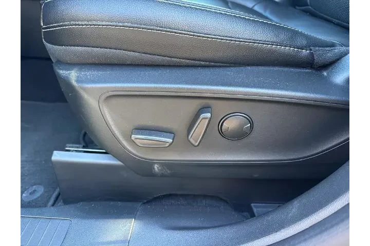 $23327 : Ford Escape Plug-In Hybrid 2 image 9