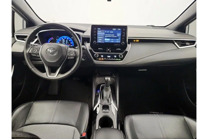 $21998 : Toyota Corolla Hatchback 202 image 9