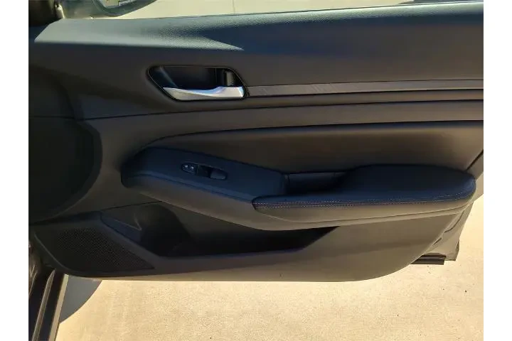 $19328 : Nissan Altima 2025 2.5 SV 4d image 8