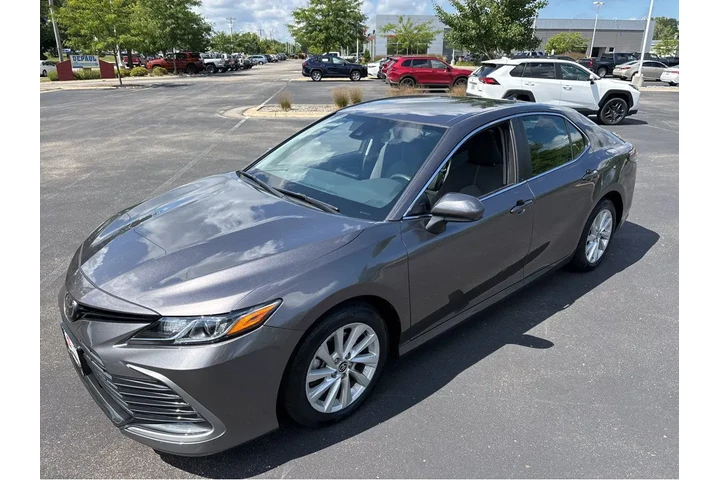 $26000 : Gold Certified2022 Camry LE image 9