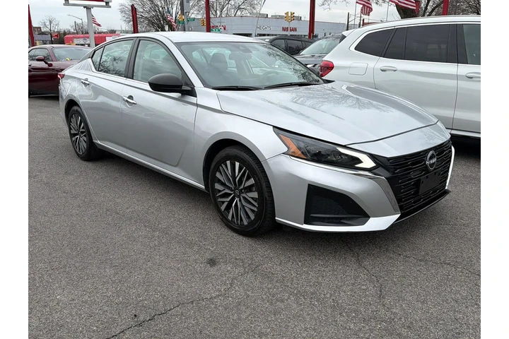 $19790 : Nissan Altima 2024 AWD 2.5 S image 9