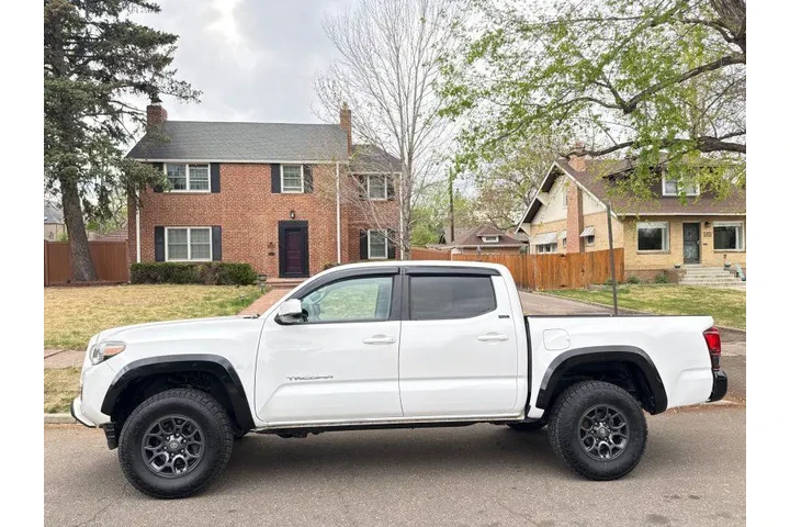 $25995 : 2018 Tacoma SR5 V6 image 3