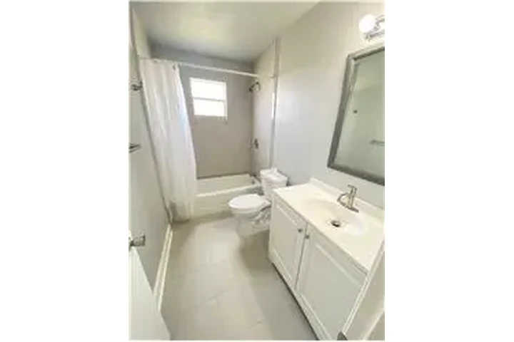 $1200 : Rental property with 2 bedro image 9