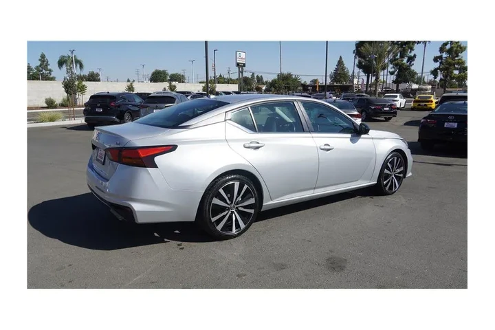 $15984 : 2021 Altima 2.5 SR image 6