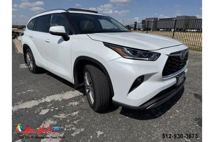 $39437 : Toyota Highlander 2022 AWD P image 1
