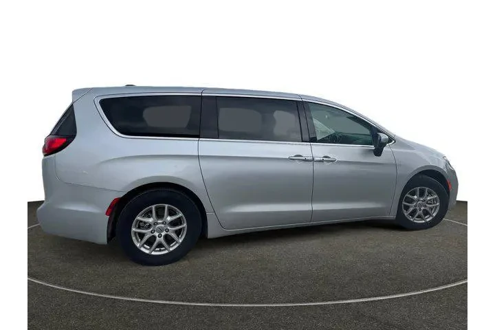 $25997 : Chrysler Pacifica 2023 Touri image 6