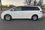 $10995 : 2011 Sienna LE 8-Passenger thumbnail