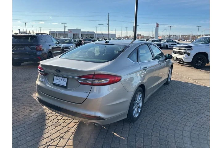 $10950 : 2017 Fusion SE image 5