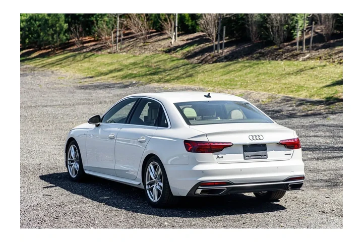 $20395 : Audi A4 2023 AWD quattro S l image 7