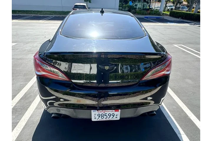 2016 Genesis Coupe 3.8 8AT image 8