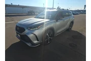 $26900 : Toyota Highlander 2021 XSE 4 thumbnail