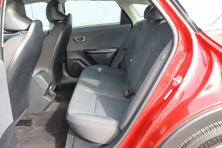 $19988 : 2025 K4 LXS FWD image 8