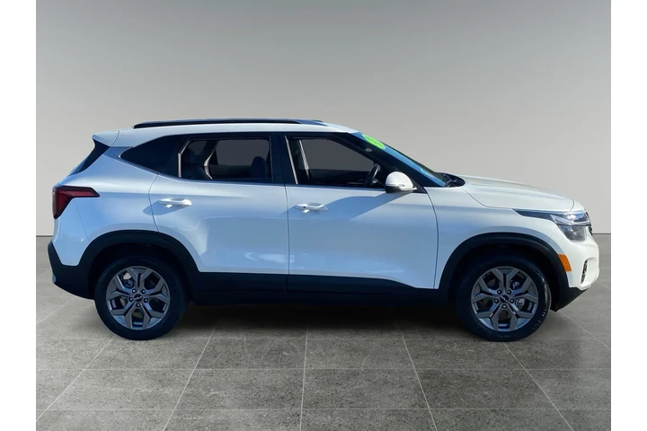 $29726 : Kia Seltos 2024 S 4dr SUV image 6